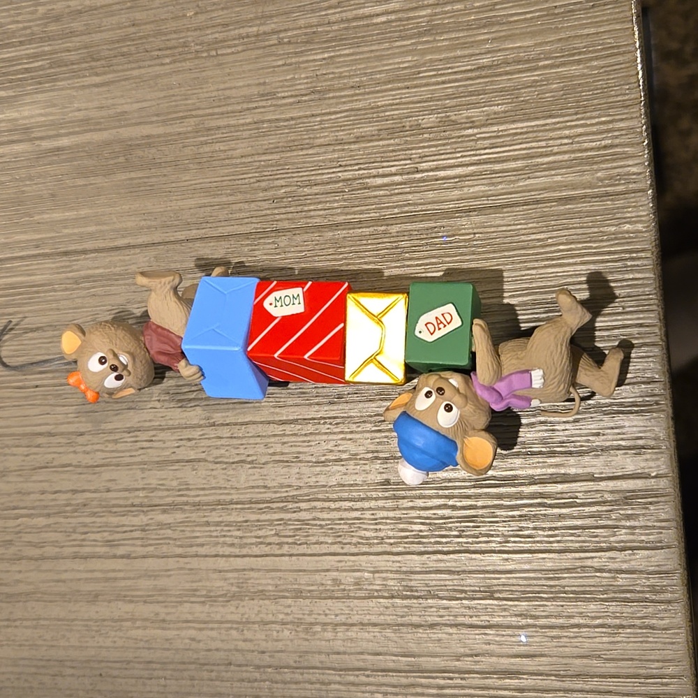 1997 Mom and Dad Hallmark ornament